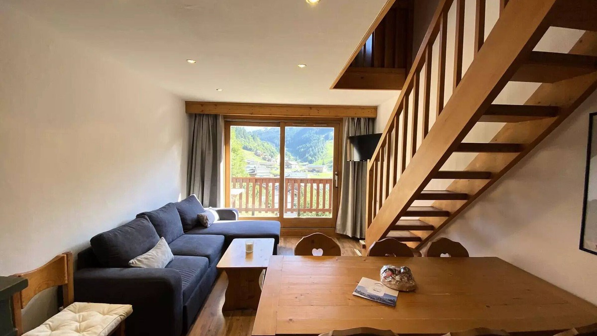 Meribel Centre Apartment | Residence L'ermitage - 3-room apartment mezzanine for 6 people located in Méribel center close to shops and ski slopes