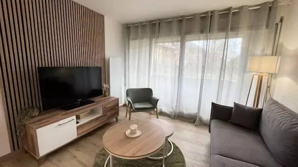 Cadeilhan-Trachere Apartment | Residence Le Palos - Close to the apartment center 6 people at the Residence PALOS A/62