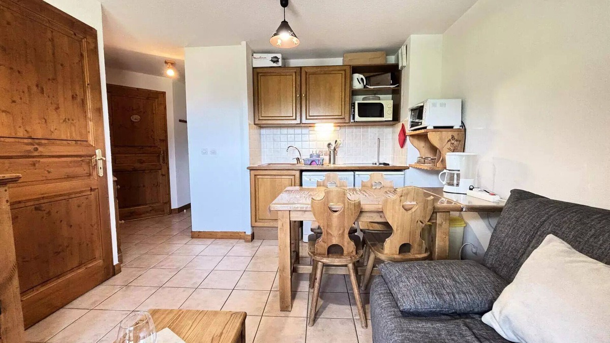 Flumet Apartment | Residence Le Schuss 1 - 2 Rooms for 6 People
