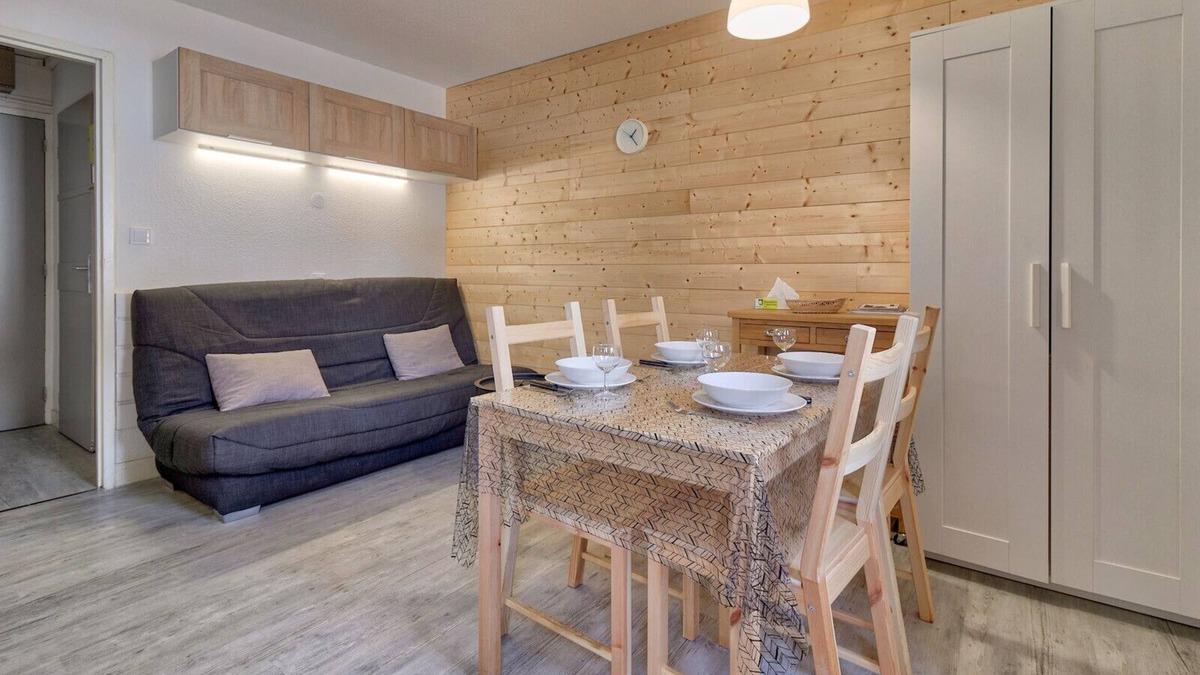 Genos Apartment | Residence Les Gourgs Blancs - 80m from the slopes