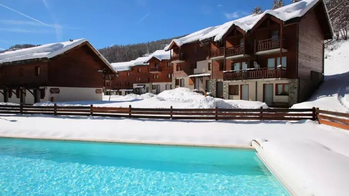 Puy-Saint-Vincent Ski Chalet | Residence Parc Aux Etoiles - Chalets for 7 People