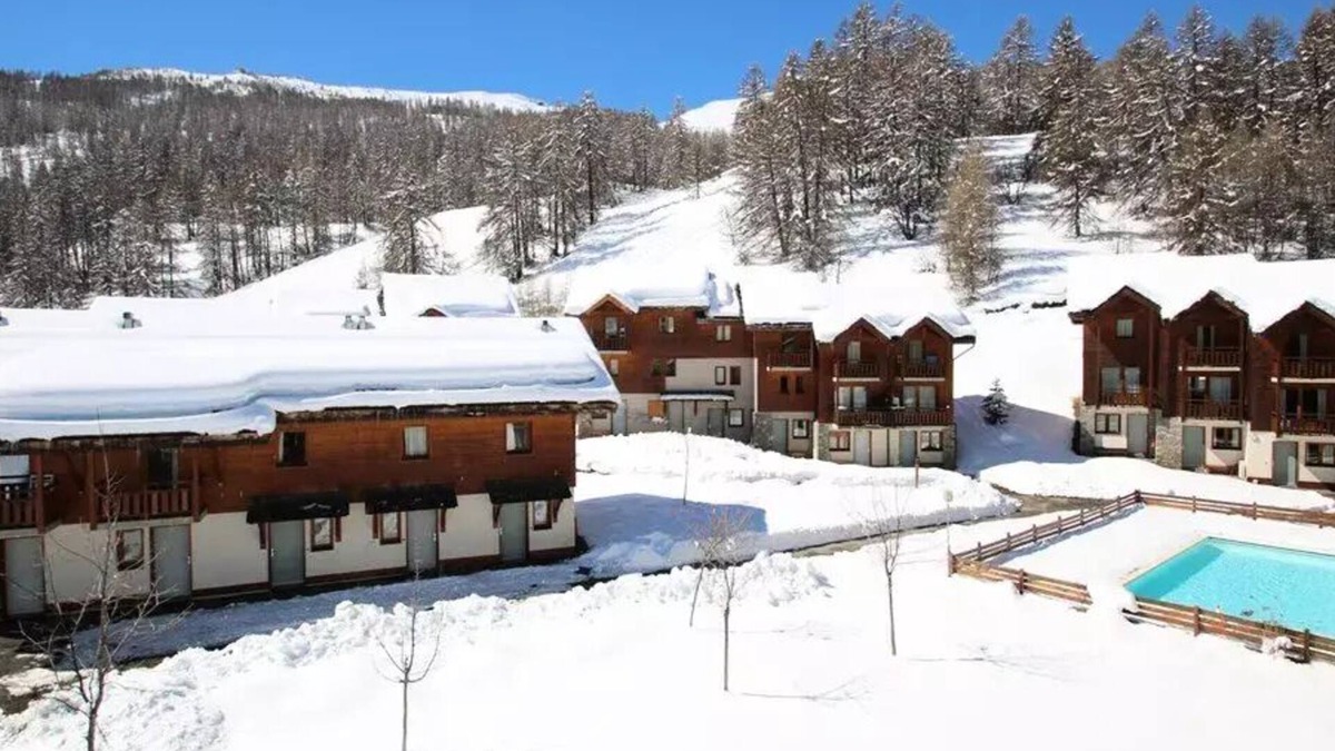 Puy-Saint-Vincent Ski Chalet | Residence Parc Aux Etoiles - CH18PAE - DUPLEX CHALET 2 CHAMBRES, TERRASS AND BALCONY