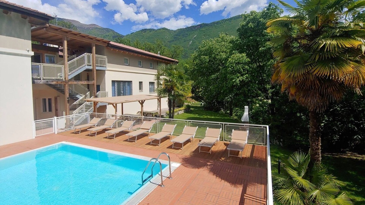 Arco House | Residence Pratosaiano Yellow