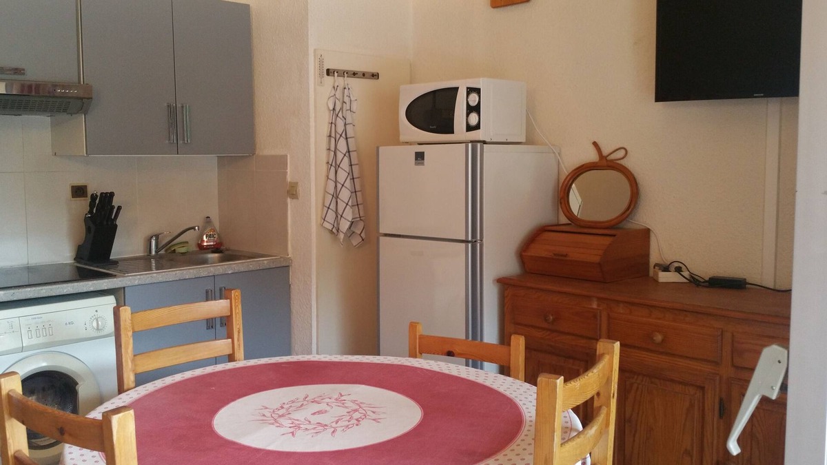 Bastide Giraud Apartment | Residence Provençale Pool Parking WIFI 2 kms Sea Villeneuve Loubet 3 Rooms