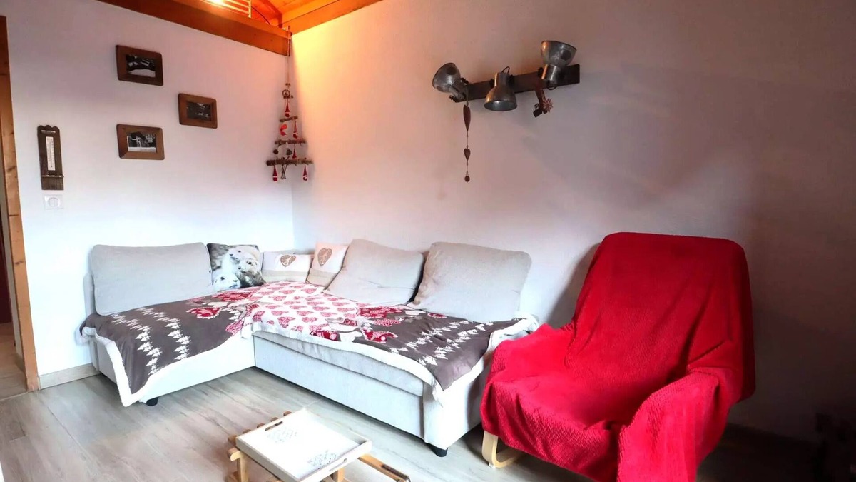 Areches Apartment | Residence Val Blanc 1 - Apartment 4 to 5 people center village, close to shops and slopes