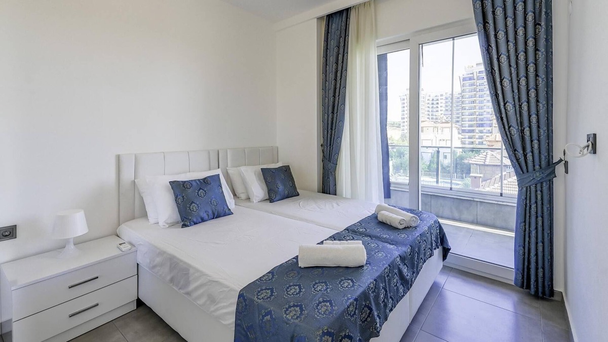 Seki Apartment | Residence w Balcony and Shared Pool 7 min to Coast