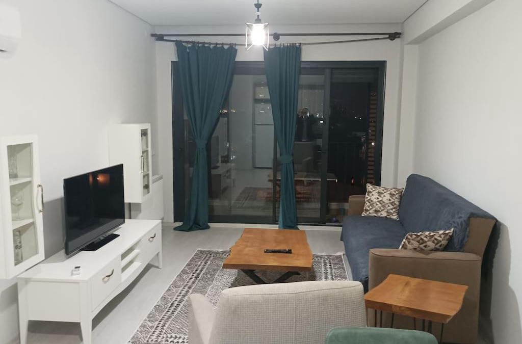 Bayraklı Apartment | Residence with pool and sea view
