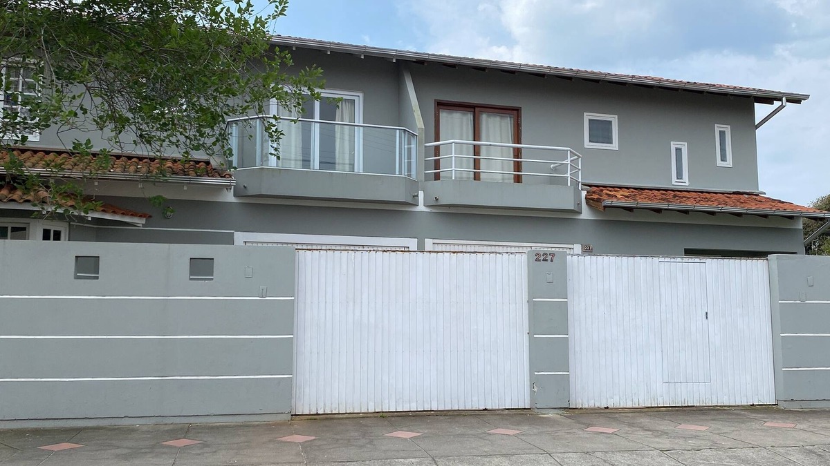 Barra da Lagoa House | Residencial Beira Mar 20 metros da praia, trilhas, comércios, aeroporto, centro