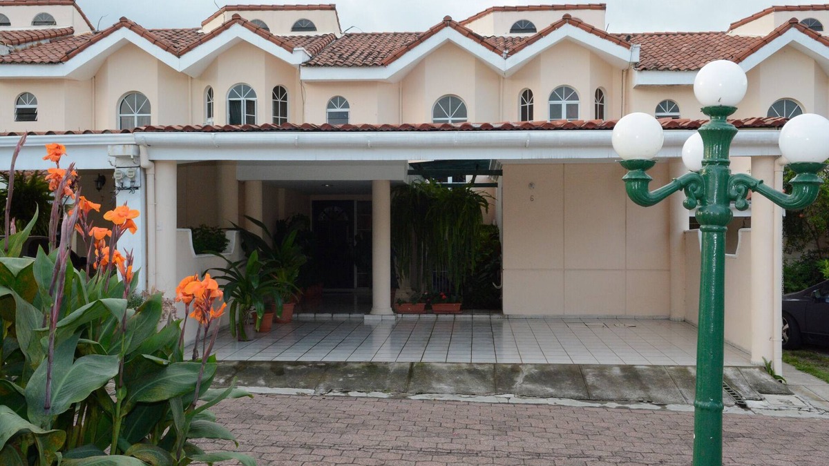 Santa Tecla House | Residencial Primavera con seguridad 24/7