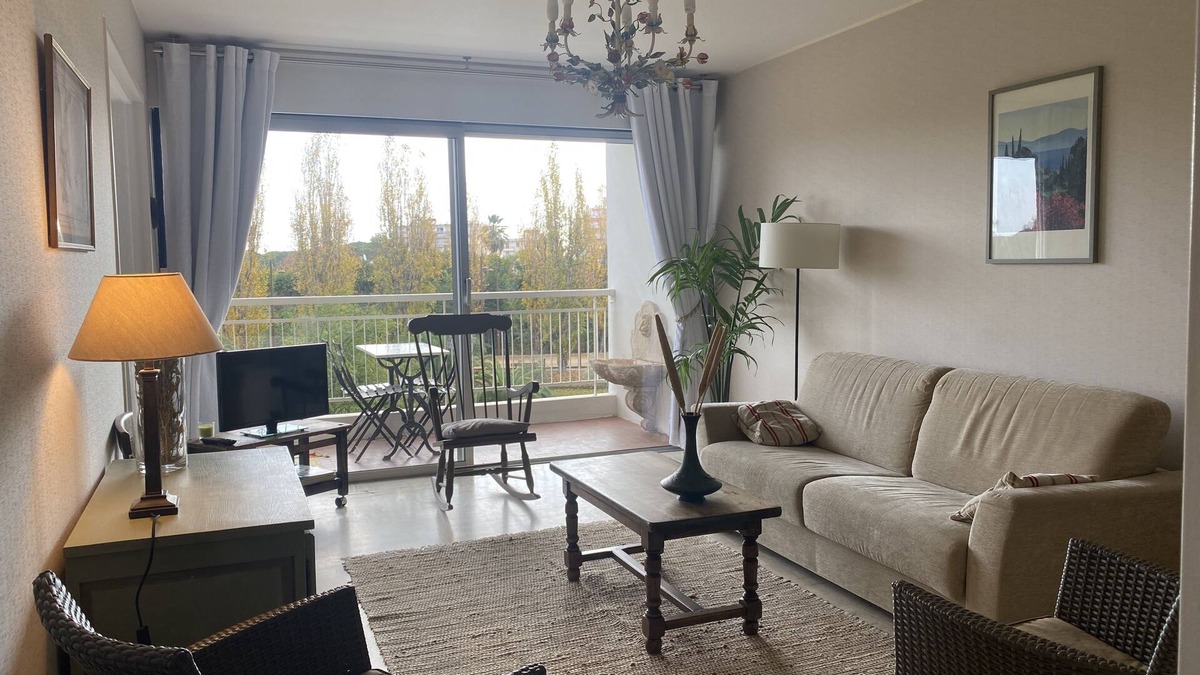 La Napoule Apartment | Residential flat in walking distance (5 minutes) from the beaches, the village centre and the railway station.