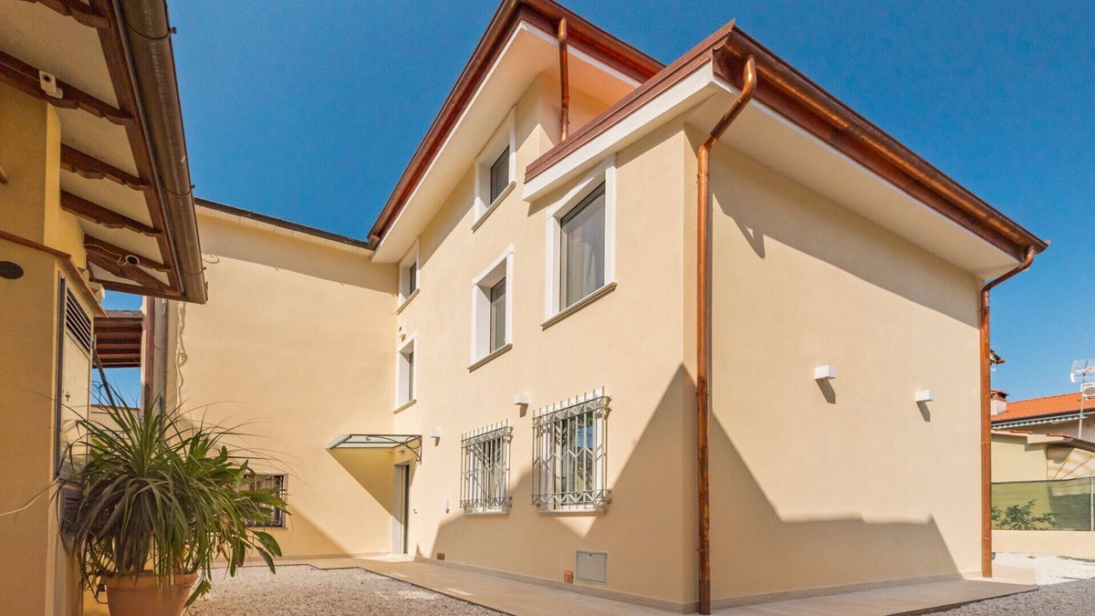 Querceta House | Residenza Alex By MMega