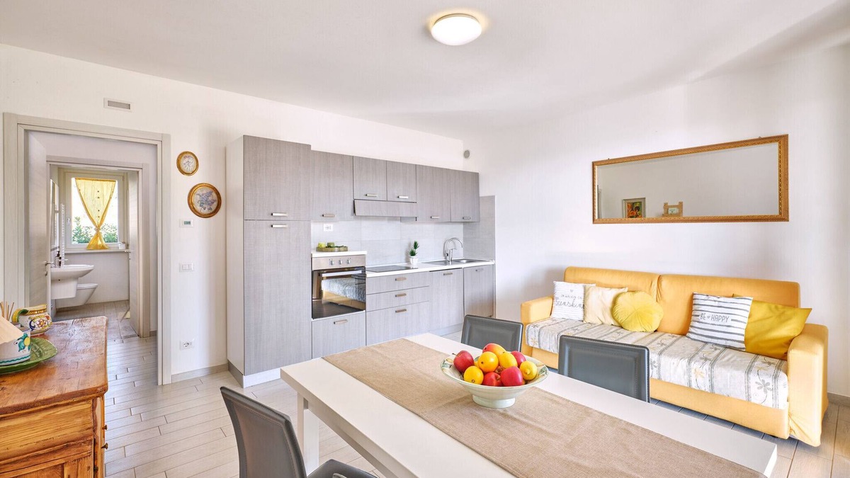 Pastrengo Apartment | Residenza Pastrengo - apartment Girasole with pool and terrace
