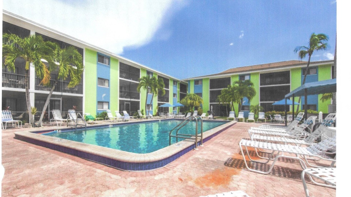 Biggar Resort | Resort, 2 bdrm 2 bath, Sleeps 6. 1 block from Beach, Google it.