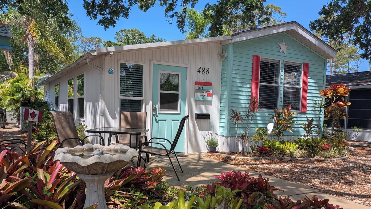 Laurel Cottage | Resort Beach Home