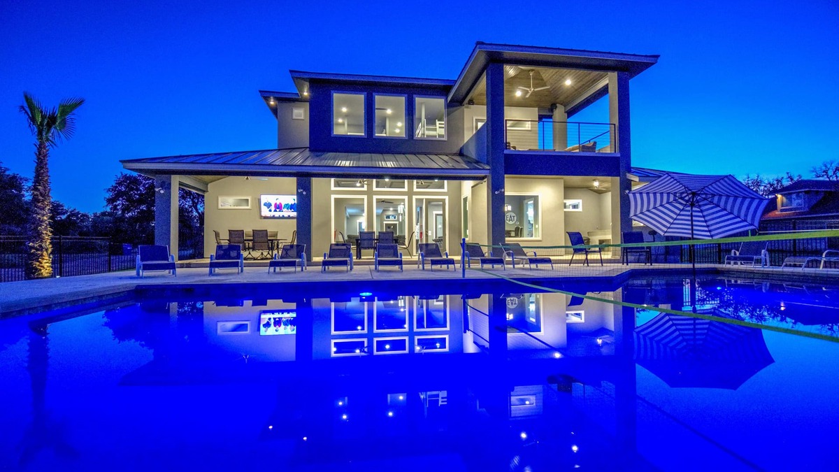 Kingsland House | Resort by Lazy Haven, Hill Country on Lake LBJ, Sleeps 30, Sports Pool/Hot Tub