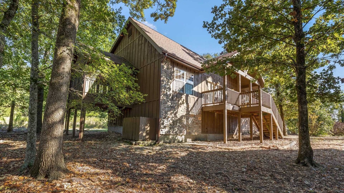 Reeds Spring Cabin | Resort Cabin! Fireplace, Private King Bedroom, Wooded Views! | 104A