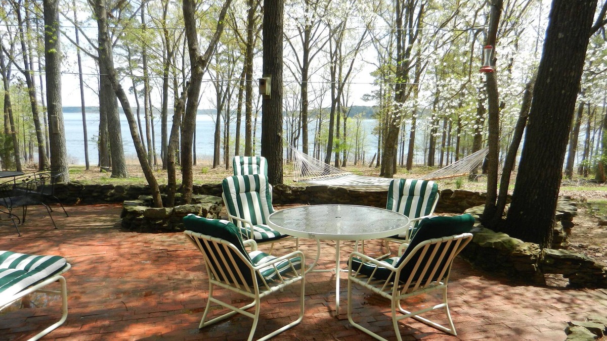Eden Isle House | Resort community, 50 yards from the lake, near marina, family & pet friendly