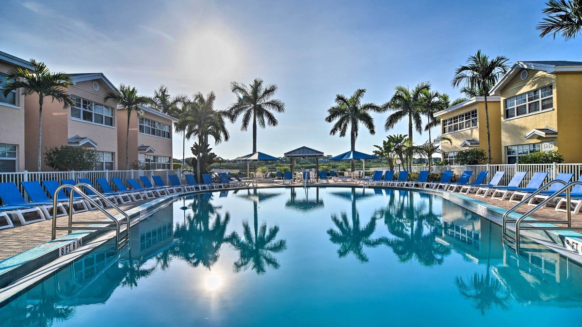 Indian Shores Apartment | Resort Condo w/Beach Access in Indian Shores!