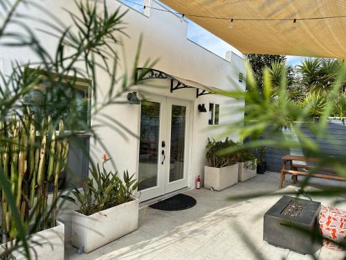 Angelino Heights Villa | Resort Getaway in Private Garden Terrace Villa w Luxury Amenities