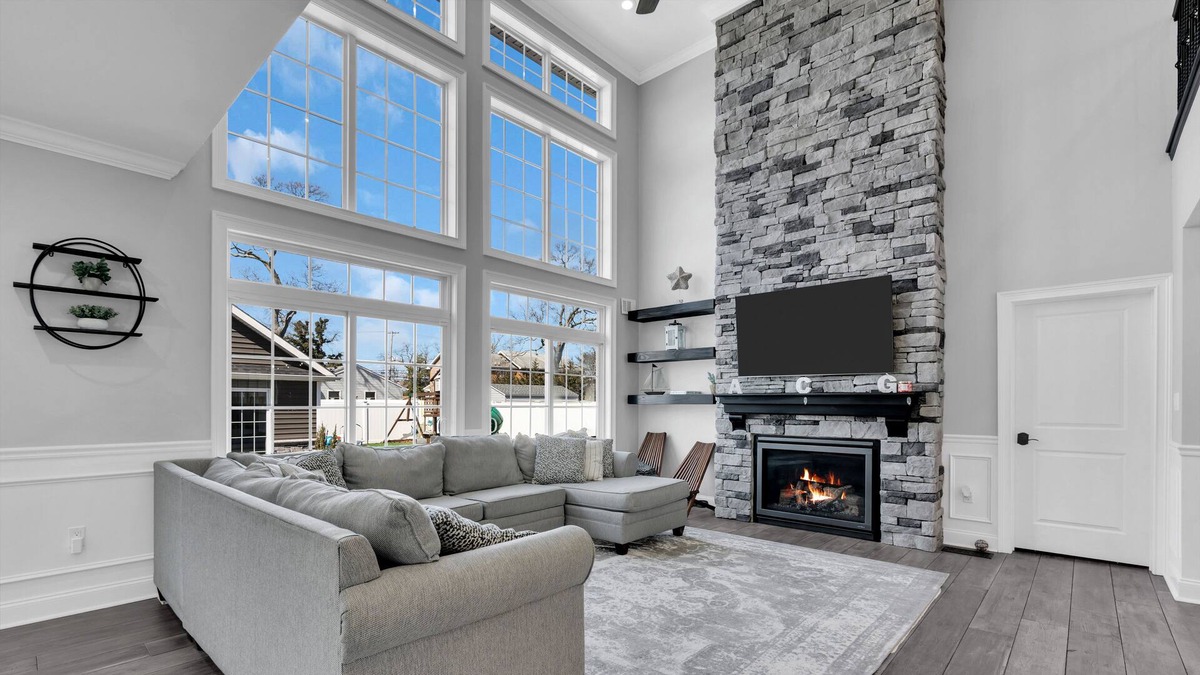 Point Pleasant House | Resort like House w/inground pool,theatre room & 8 min drive to Jenkinsons Beach