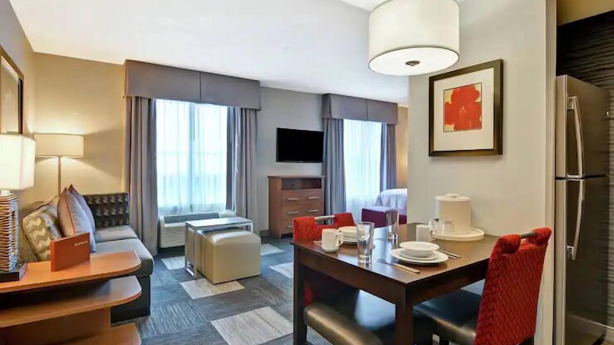 McNeil Hotel | Resort Living in the Heart of Texas:Free Parking,Pets Allowed,3 Relaxing Units