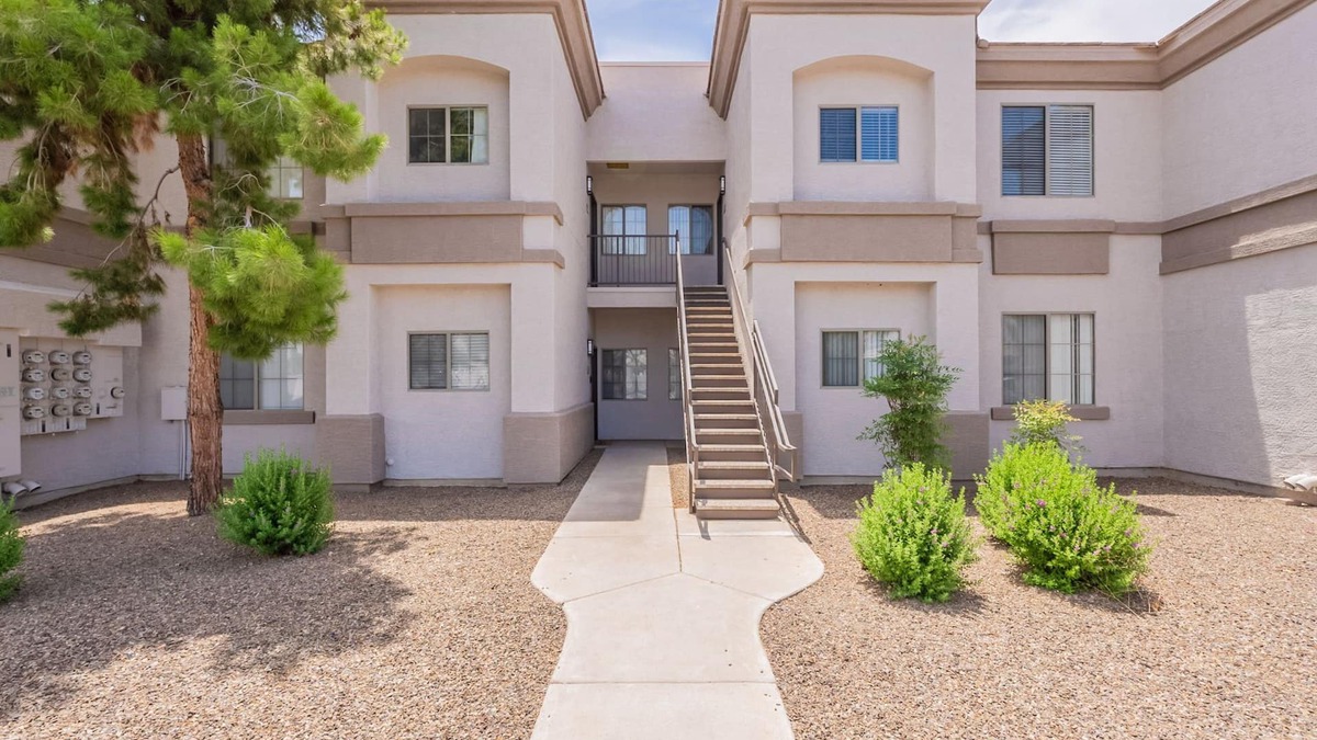 Gilbert Condo | Resort living in the Sun!