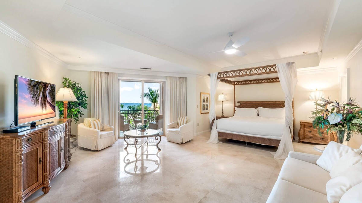 Seven Mile Beach Condo | Resort Ocean View Apartment steps away from 7 Mile Beach at The Ritz-Carlton