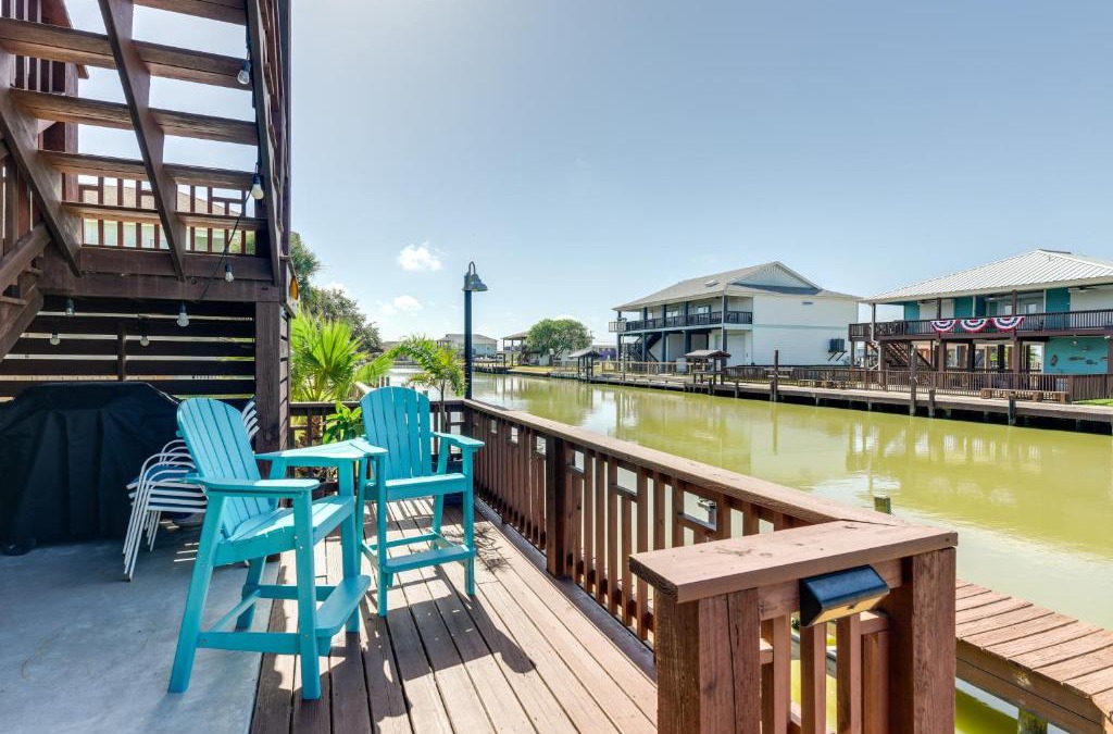 Rockport House | Resort Perks Waterfront Rockport Home!