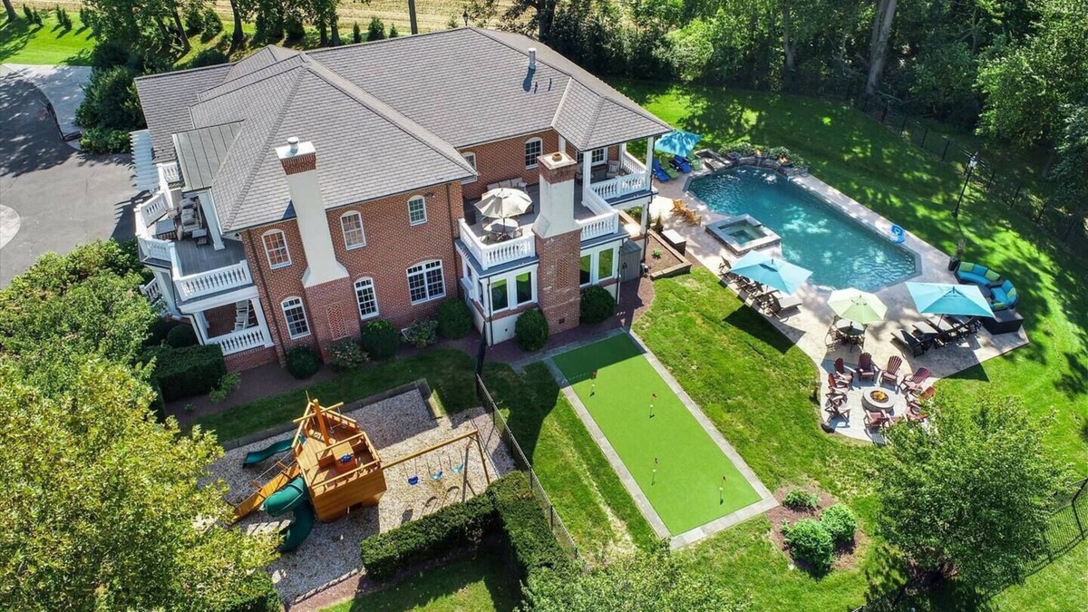 Mount Joy House | Resort Pickleball Pool Hot Tub Theater Arcade Golf