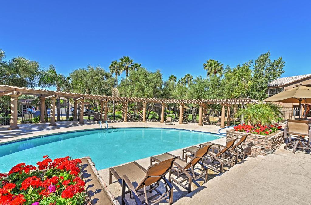 Paradise Valley Village Apartment | Resort Retreat with Pool Access in Paradise Valley