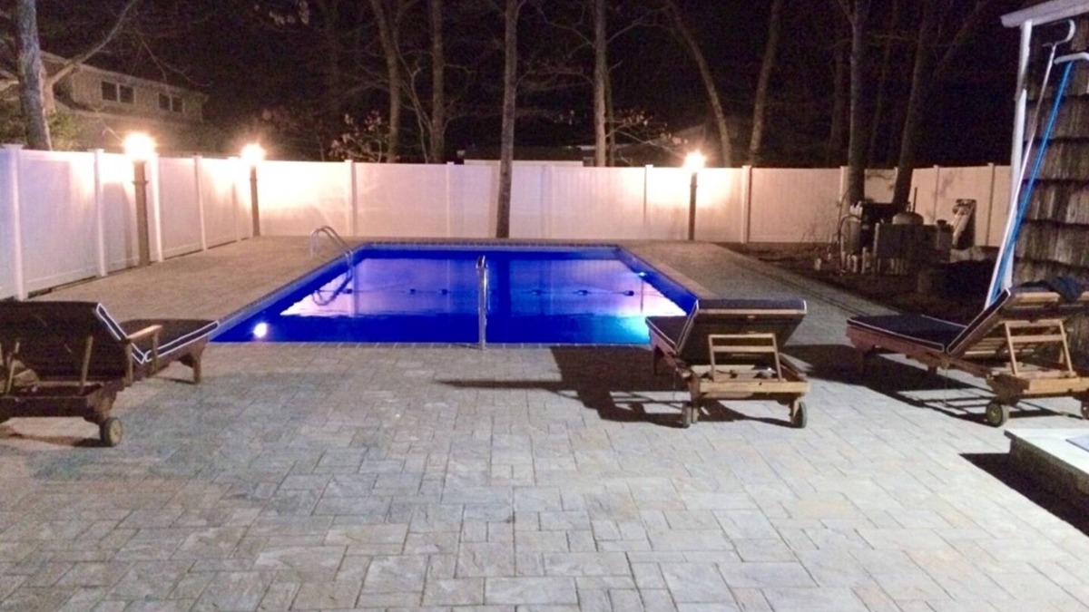 East Quogue House | Resort Style Backyard/Chalet all Newly Renovated/Heated Private pool