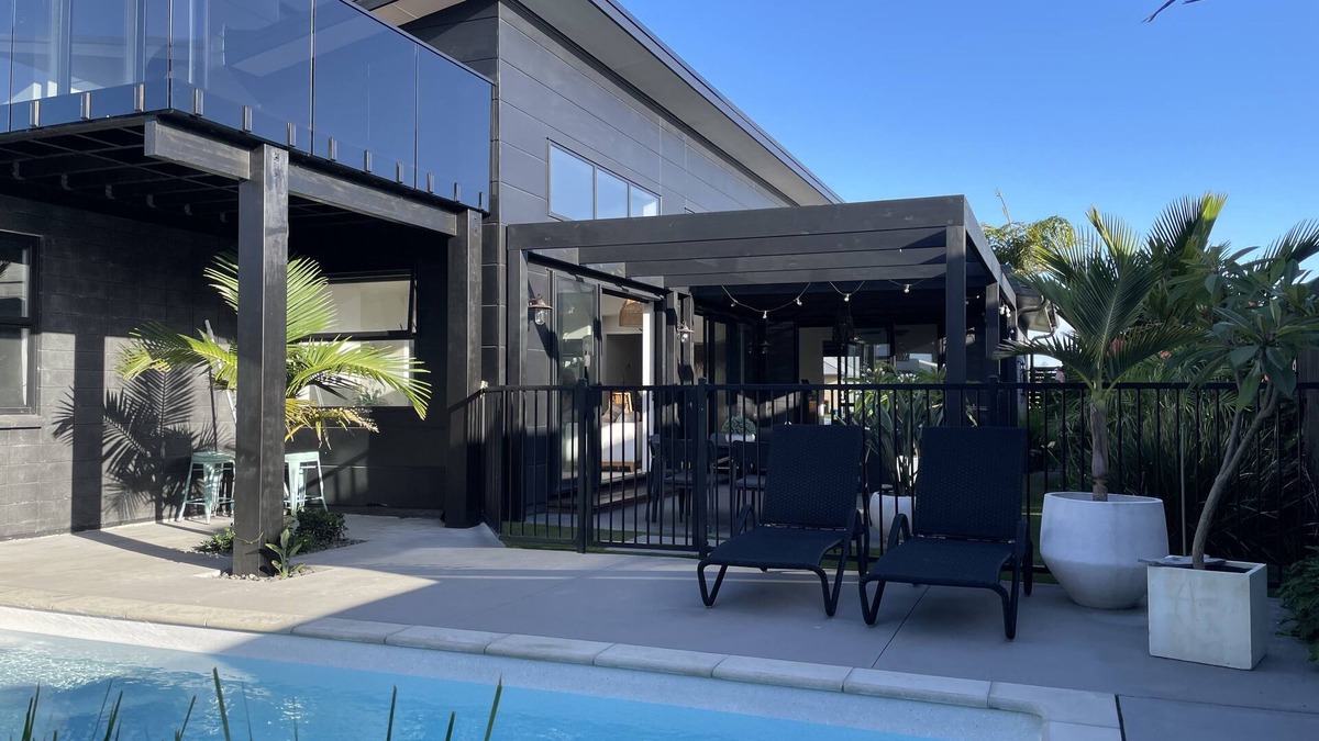 Papamoa Beach House | Resort style holiday in Papamoa Beach *POOL* BEACH *.