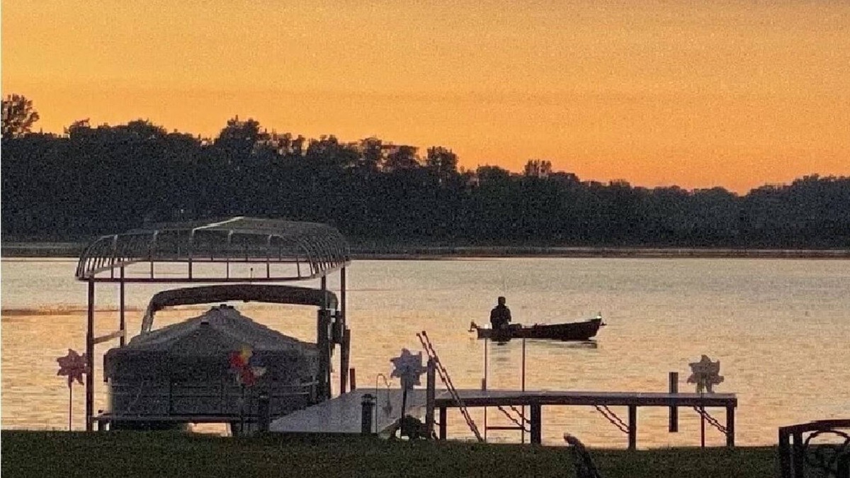 Salem Lakes House | Resort Style Lake Front Home. Pontoon Available.