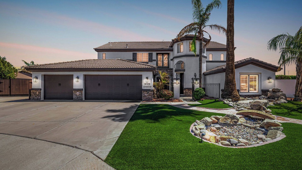 East Mesa House | Resort-Style Luxury ~ Pool, Hot Tub, Water Slide, Sports Courts & Family Fun