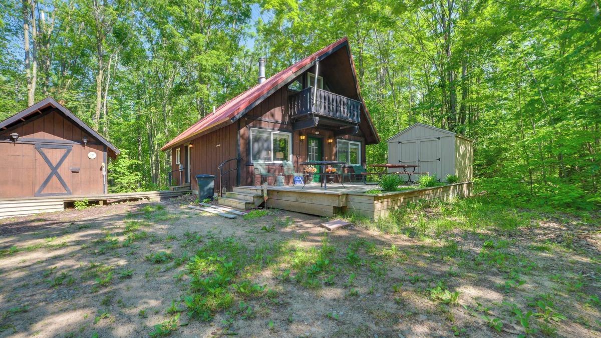 Elmira Cabin | Resort-Style Perks - Cabin in Lakes of the North!