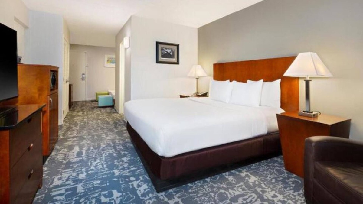 Danvers House | Resort Style Stay