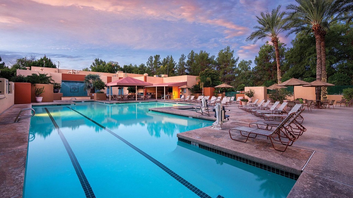 Paradise Valley Village Hotel | Resort Suite - Beautiful 1 Bedroom Suite With Kitchenette