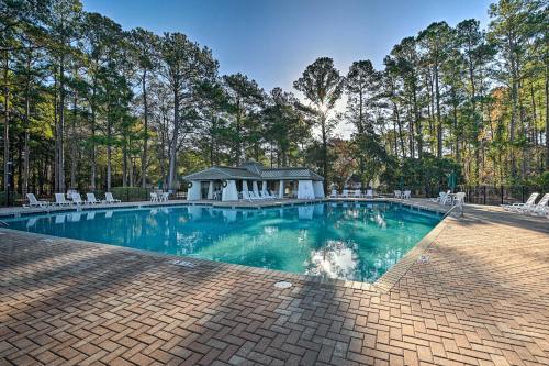 Pawleys Island Apartment | Resort Villa on Golf Course with Beach Access!