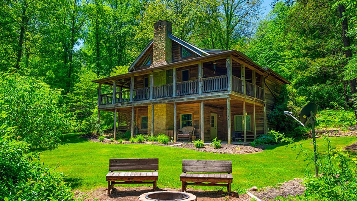 Nineveh Cabin | Rest and rejuvenate in seclusion at Nature's Nest!