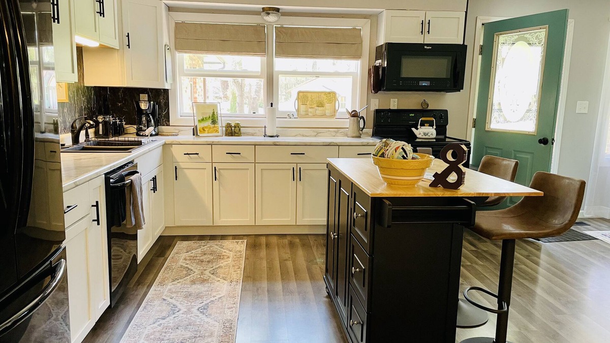 Eminence House | Rest & Explore at Idyllwild Retreat minutes from Ozark National Scenic Riverways
