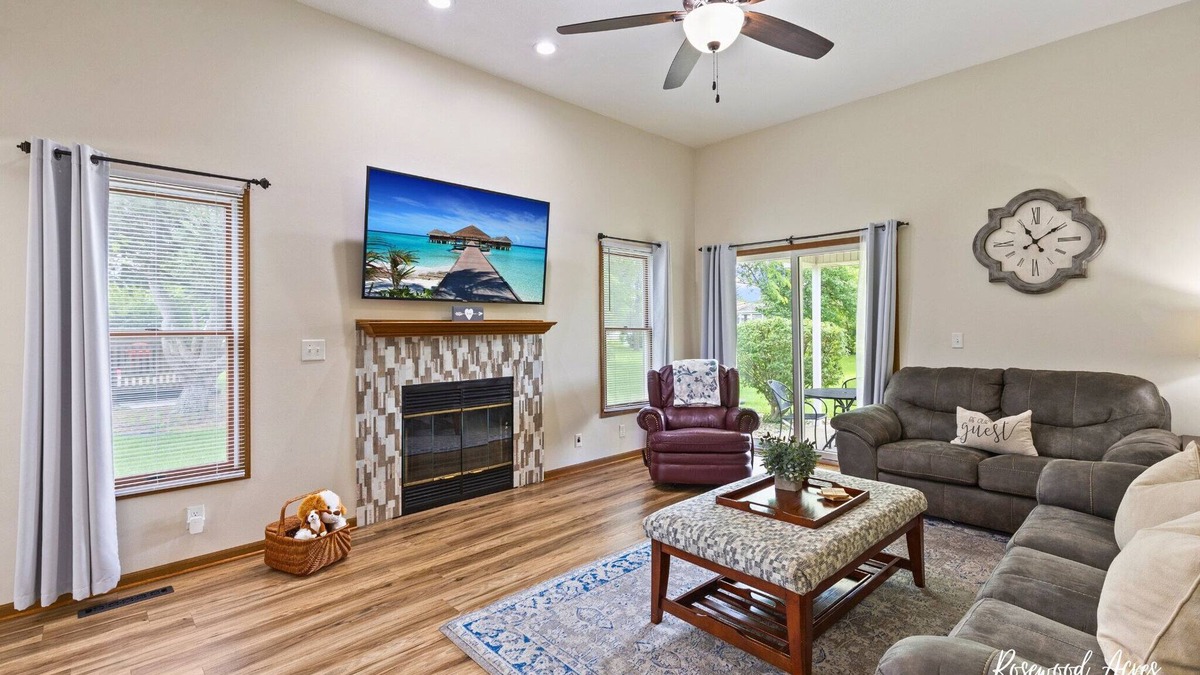 Manteno House | Rest like royalty with two king size beds, one queen bed and one queen air bed.