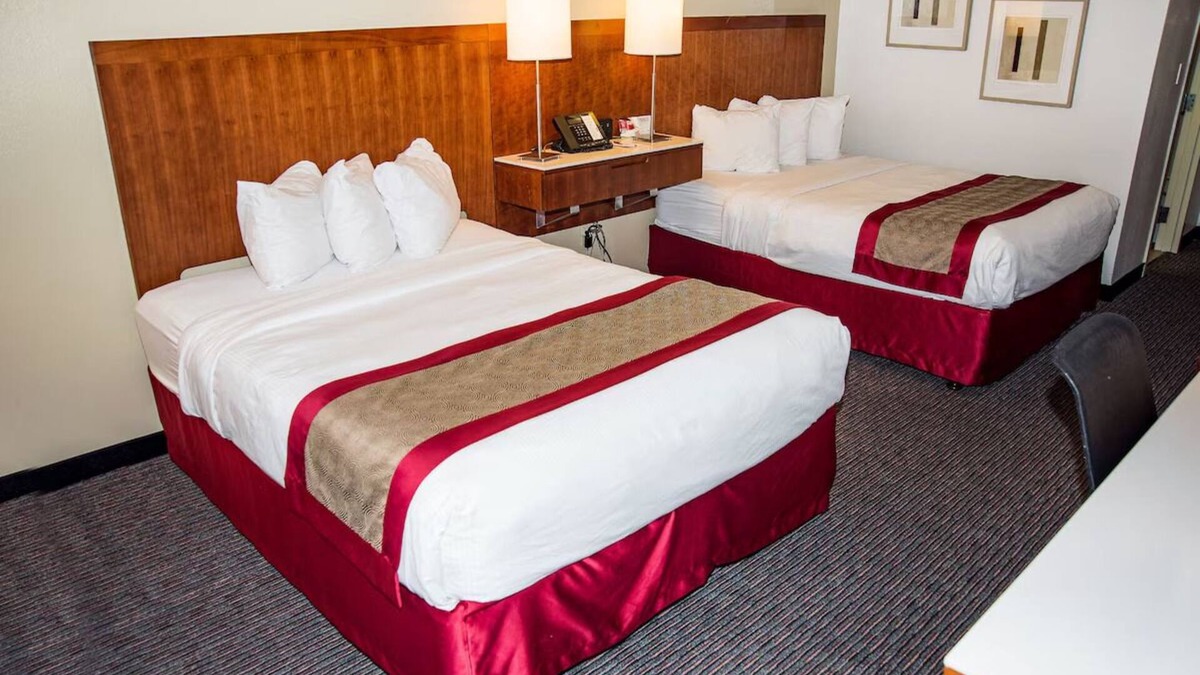 Cedar City Hotel | Rest & Recharge: 2 Comfortable Units Near Nature Hotspots! Pool Access!