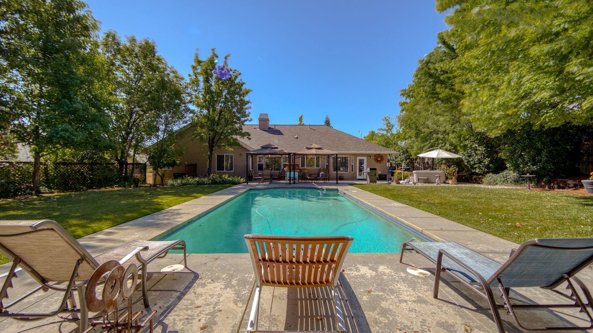 Columbia House | Rest, Relax, Rejuvenate!