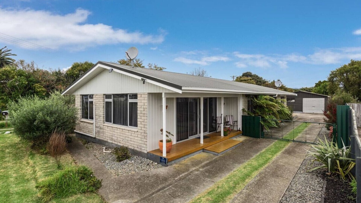 Waiotahi House | Rest Stop on Richard Street