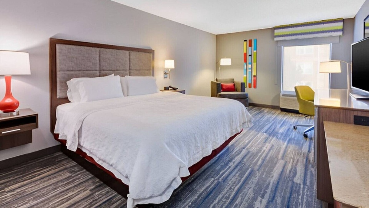 Mount Saint Joseph House | Rest up & Recharge in Charming Place! With Gym