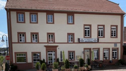 Thaleischweiler-Froschen Apartment | Restaurant Fewo Golsong