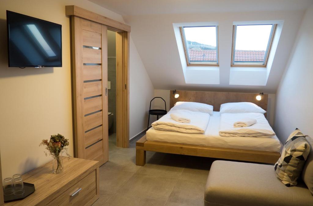 Pavlov House | Restaurace - Apartmány Bobule
