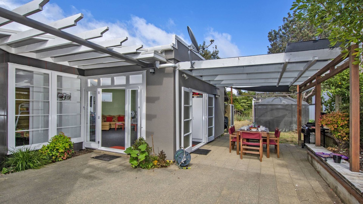 Mangawhai Heads Cottage | Restaway - Mangawhai Holiday Home