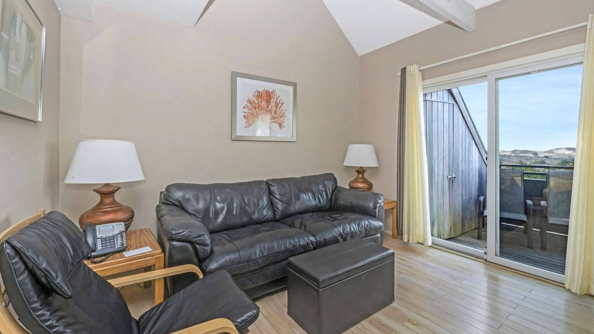 Napeague Apartment | Restful 1BR w/Loft,Top Floor & Close to the Beach