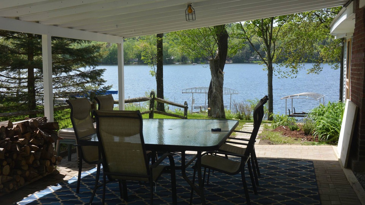 Hubbardton Cottage | Restful and Relaxing Lakeside Cottage on Lake Bomoseen